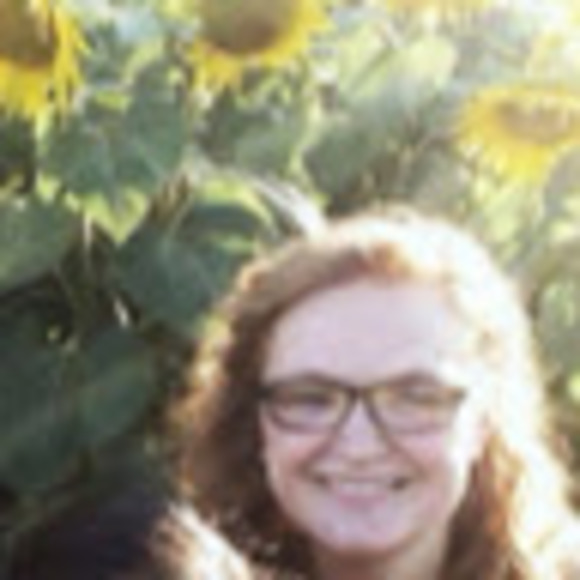 Meet your Posher, Hannah - Picture 1 of 1